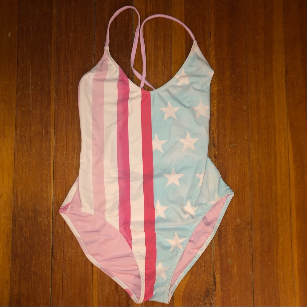 🇺🇸White Fox one piece 🇺🇸